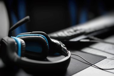 E- spordan esinlenilmiş bir kulaklık