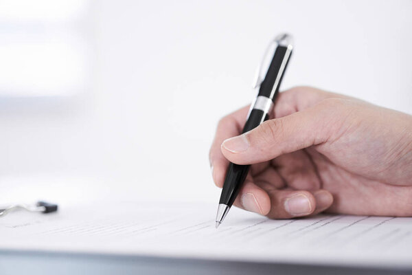 Японский бизнесмен подпишет бумаги
