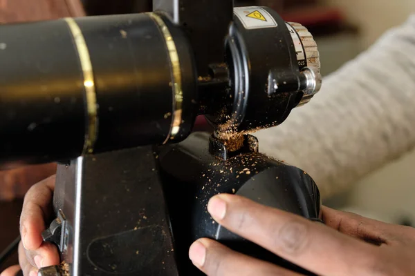 How to Make Coffee 8: Grind Coffee Beans in an Electric Coffee Mill