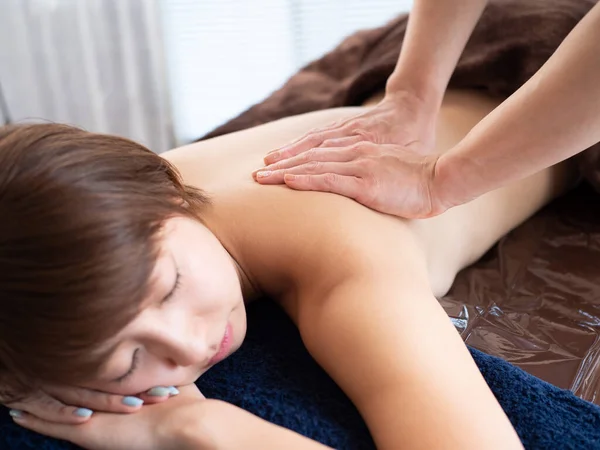 Women Who Get Treatment Beauty Salon — Stock Photo, Image