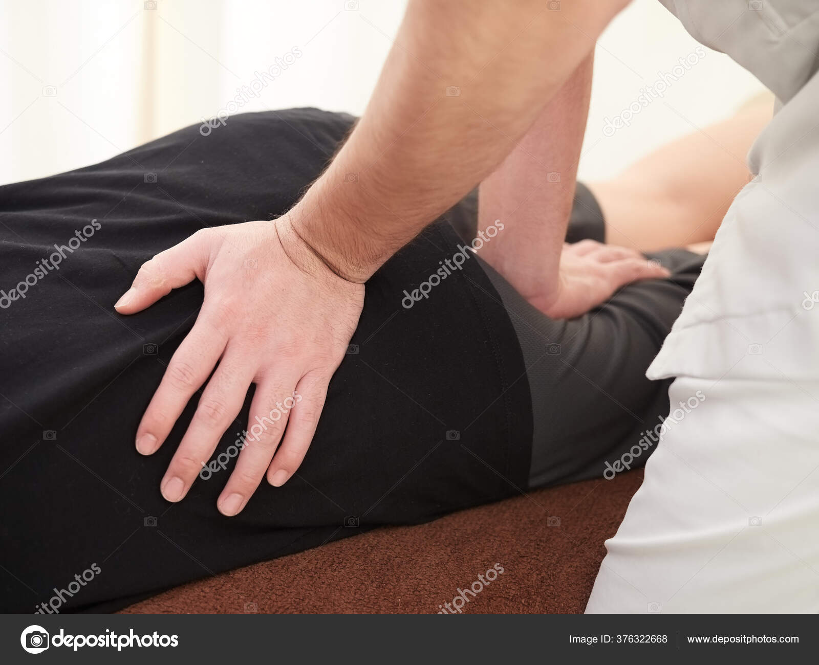 Una Mujer Japonesa Recibiendo Masaje Nalga Muslo Foto de stock 376322668 mapo japan