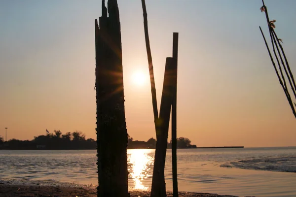 Tramonto sul fiume — Foto Stock