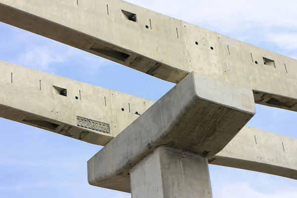 Complete Joints of Concrete Beams for Sky Train Railway