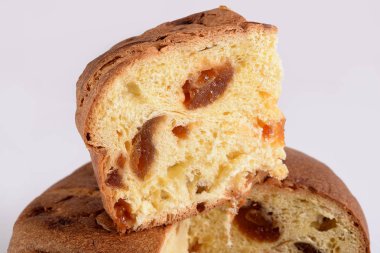 Panettone, tipik bir İtalyan kayısı tadında yapılmış. 