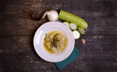 Patates ve soğanlı kabak çorbası.