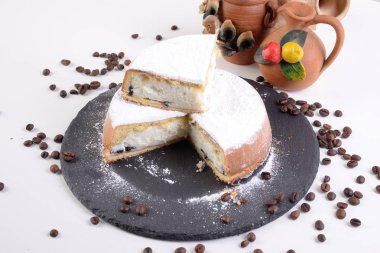 Sicilyalı Cassata, çikolatalı fırında ricotta ile tatlı. 