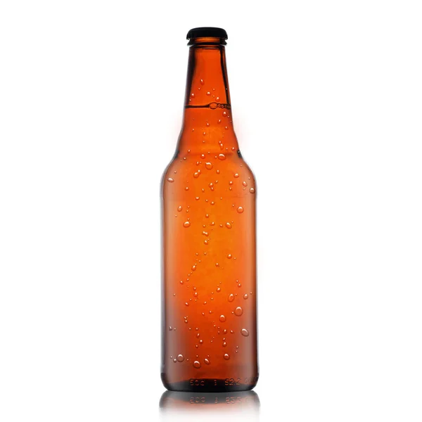 Bruine volle fles met bier — Stockfoto