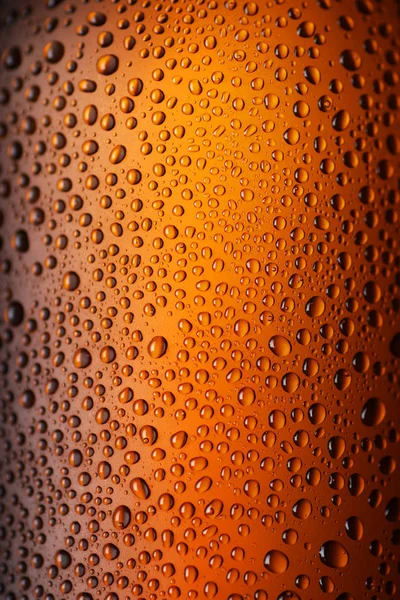 Drop on an empty brown beer — Stock Photo, Image