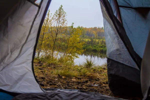 Camping Een Bos Aan Oever Van Rivier Van Tura Buurt — Stockfoto