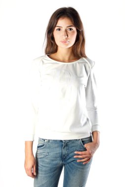 Genç izole kadın modeli gülümseme rahat