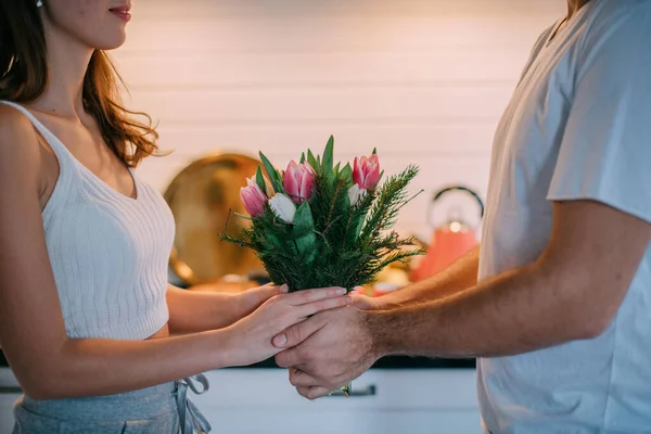 Dia Internacional Mulher Casal Jovem Manhã Cozinha Casa Homem Uma — Fotografia de Stock