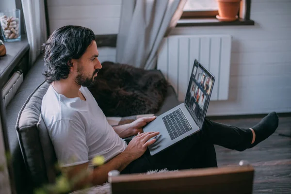 Workplace Home Man Works Laptop Home Sits Sofa Living Room — Stock Photo, Image