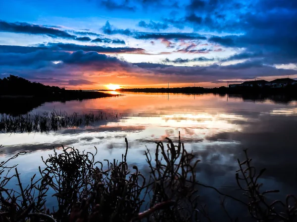 Lumières Avant Lever Soleil Rivière Jette Dans Mer — Photo