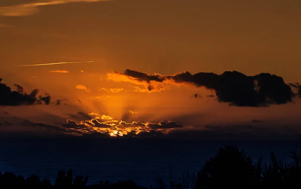 Ostatnie Promienie Słońca Zachodzie Słońca — Zdjęcie stockowe