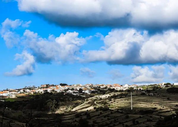 Widok Dramatycznych Chmur Wsi Pobliżu Horyzontu — Zdjęcie stockowe