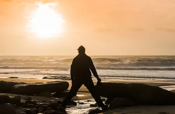 Man Vid Havets Strand — Stockfoto