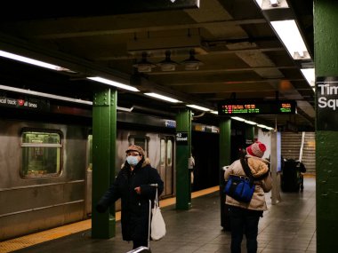 New York, ABD, 24 Mart 2020: Coronavirus sırasında 42 kez metro boşluğu, covid19 salgını