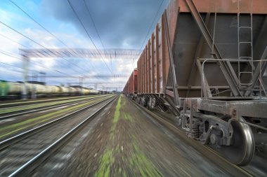 Yük treni geçirerek. Hareket Bulanıklığı