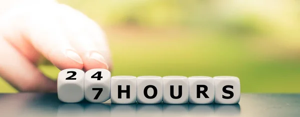 Dice form the expression "24/7 hours" — 스톡 사진