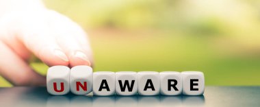 El zarları çevirir ve 