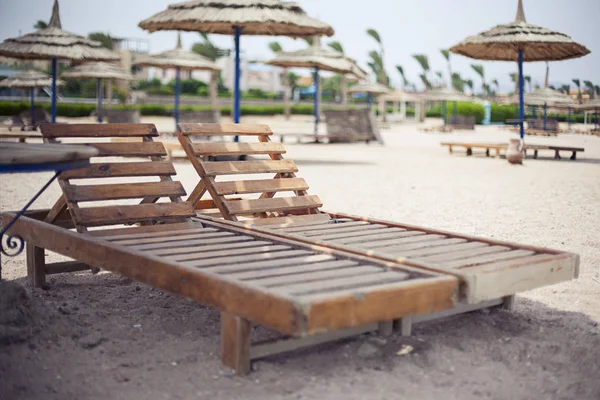 Beach with umbrellas Red sea — Stock Photo, Image