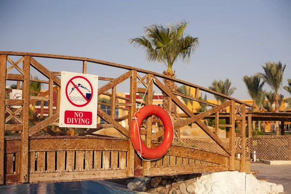 Bar swimming pool No diving sign — Stock Photo, Image