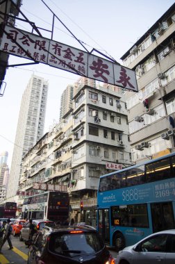 Hareketli şehirde meşgul sokak sahne faaliyete