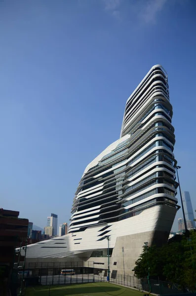 Nowoczesny budynek Uniwersytetu w Hongkongu — Zdjęcie stockowe