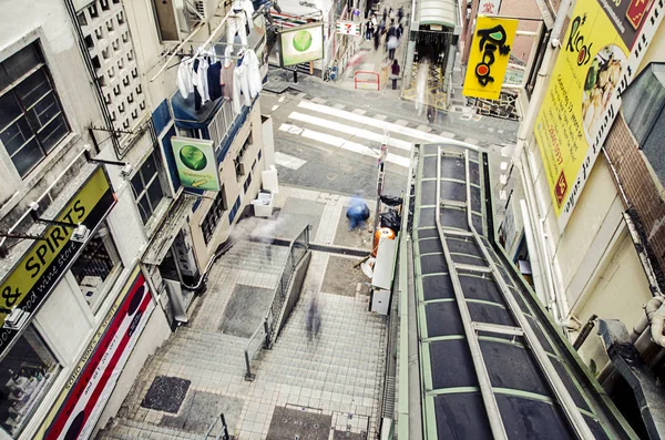 Hareketli şehirde meşgul sokak sahne faaliyete — Stok fotoğraf