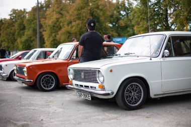 Özel kültür dördüncü uluslararası festival. CA sergiler