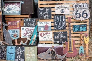 Ahşap boardes eski Vintage poster Motivasyona phras ile işaretler