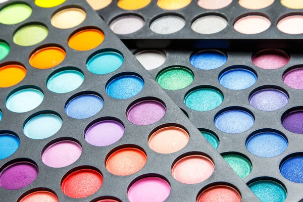 Paleta s vícebarevné eyeshadows — Stock fotografie