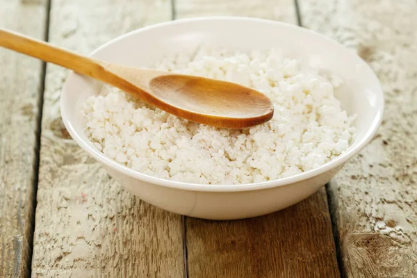 Queso de cabaña en el tazón — Foto de Stock