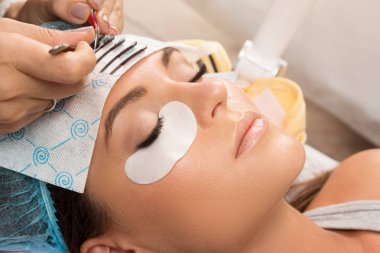 Kirpik uzatma prosedürü