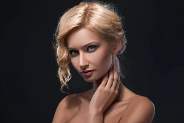 Beautiful blonde girl with pretty face — Stock Photo, Image