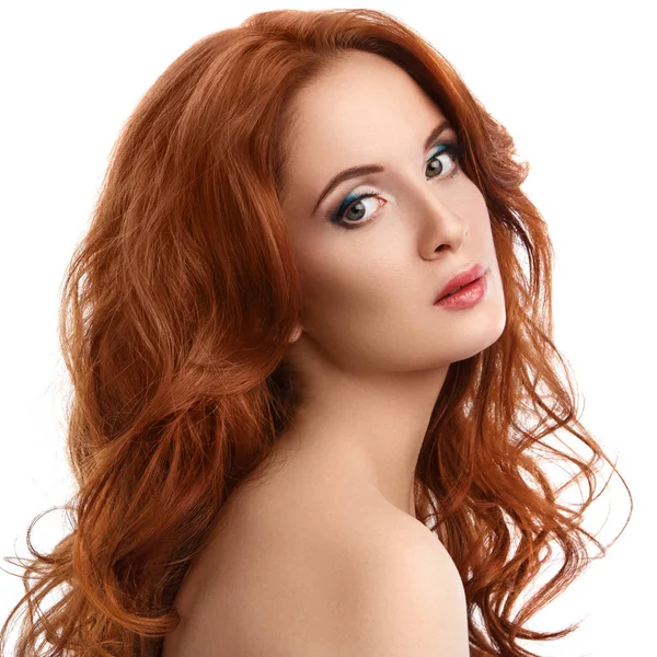 Hermosa mujer con el pelo rojo — Foto de Stock