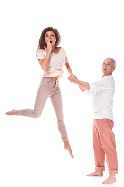 ผู้หญิงสาวและพ่อผู้สูงอายุ — ภาพถ่ายสต็อก