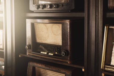 Farklı eski radyo alıcılarının arkaplanı