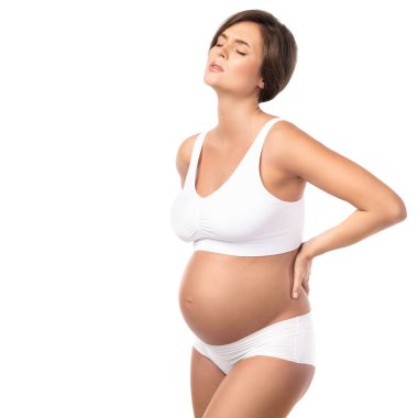 Hamile kadının belinde ya da böbreklerinde ağrı var. Beyaz arkaplanda izole.