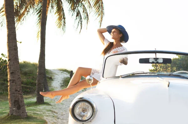 Happy Young Woman Retro Convertible Car Beach Varadero City — Stock Photo, Image