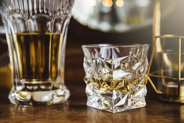 Karafka Szklanka Drogiej Whisky — Zdjęcie stockowe