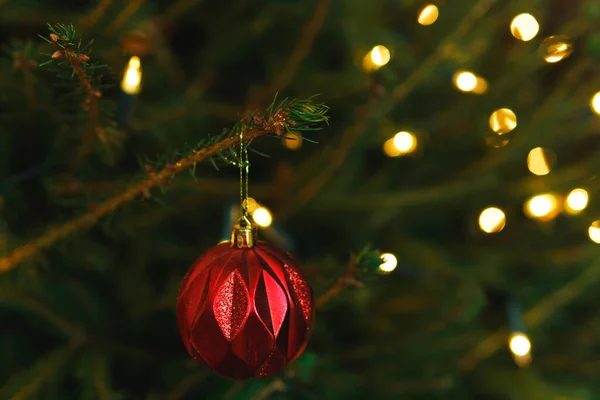 Primer Plano Las Decoraciones Brillantes Árbol Navidad — Foto de Stock