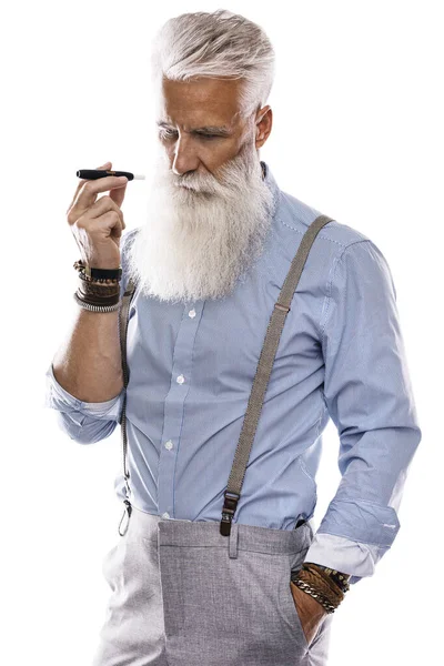 Retrato Homem Idoso Bonito Fumando Sistema Aquecimento Tabaco — Fotografia de Stock