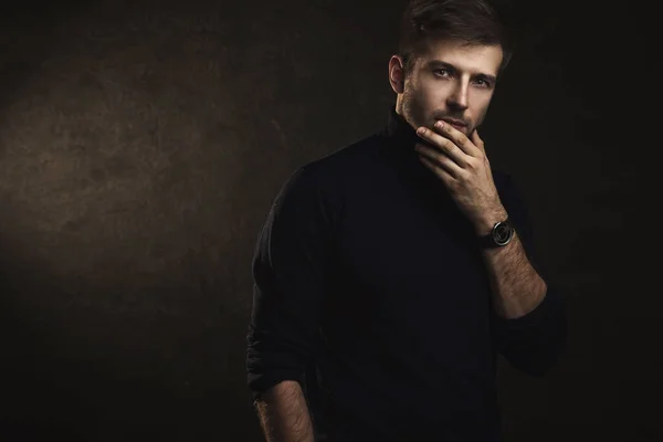 Retrato Joven Guapo Con Cuello Polo — Foto de Stock