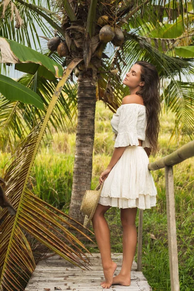 Young Woman Walking Old Wooden Bridge Countryside — Stock Photo, Image