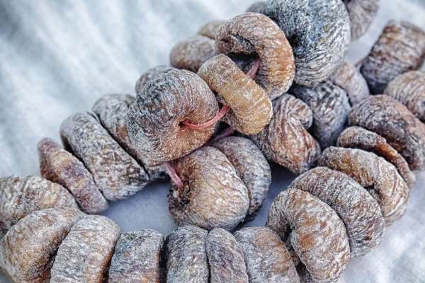 Delicious Dried Figs Strung Rope Organic Snack Vegetarian Healthy Food — 图库照片