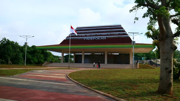 デポック インドネシア 2020年1月14日 デポック広場またはアルン アルンのエルミタージュ美術館 Padepokan の眺め 側面から見ると — ストック写真
