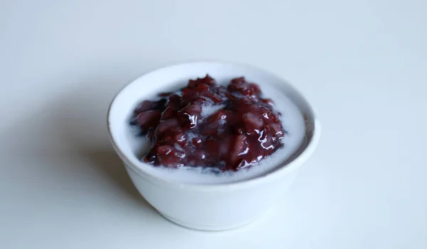 Zwarte Kleverige Rijstpap Bubur Ketan Hitam Met Kokosmelk Indonesisch Zoet — Stockfoto