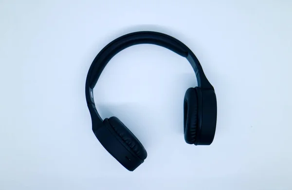 Μαύρο Ακουστικό Λευκό Φόντο — Φωτογραφία Αρχείου