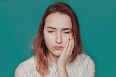 Diş ağrısı ve genç güzel bir kız.